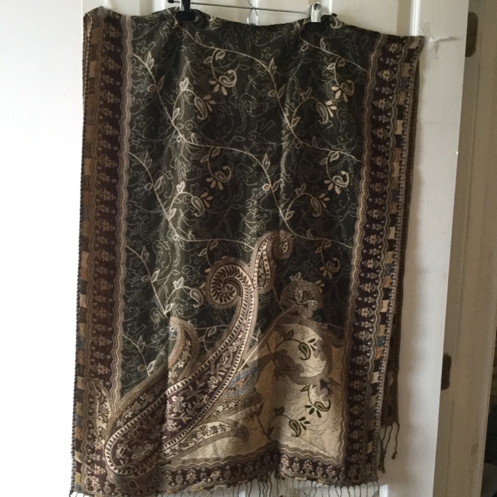 Long Pashmina scarf. New condition. - Picture 2 of 5
